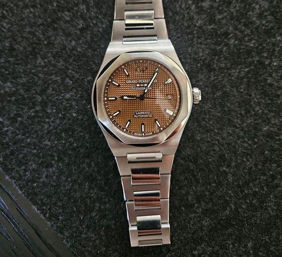 Girard Perregaux Laureato