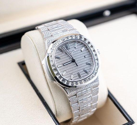Patek Philippe Nautilus - Image 2