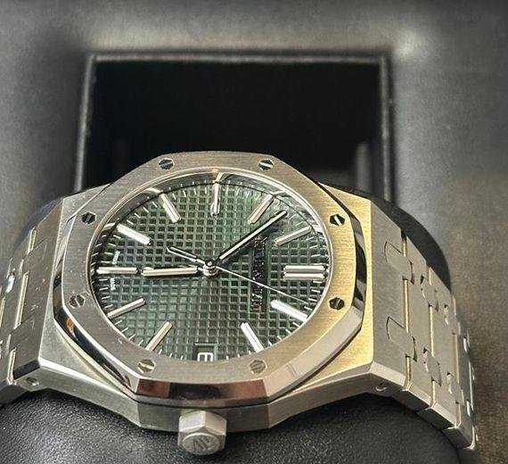 Audemars Piguet Royal Oak - Image 3