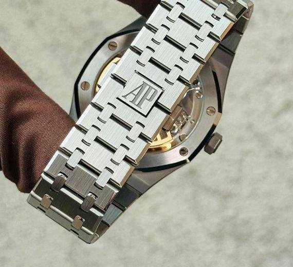 Audemars Piguet Royal Oak Selfwinding - Image 3