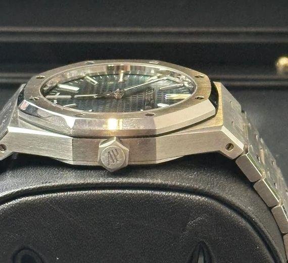 Audemars Piguet Royal Oak - Image 4